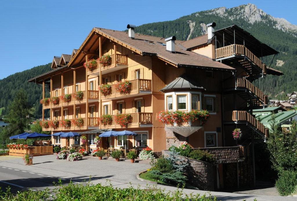 Hotel Vallechiara Moena Extérieur photo