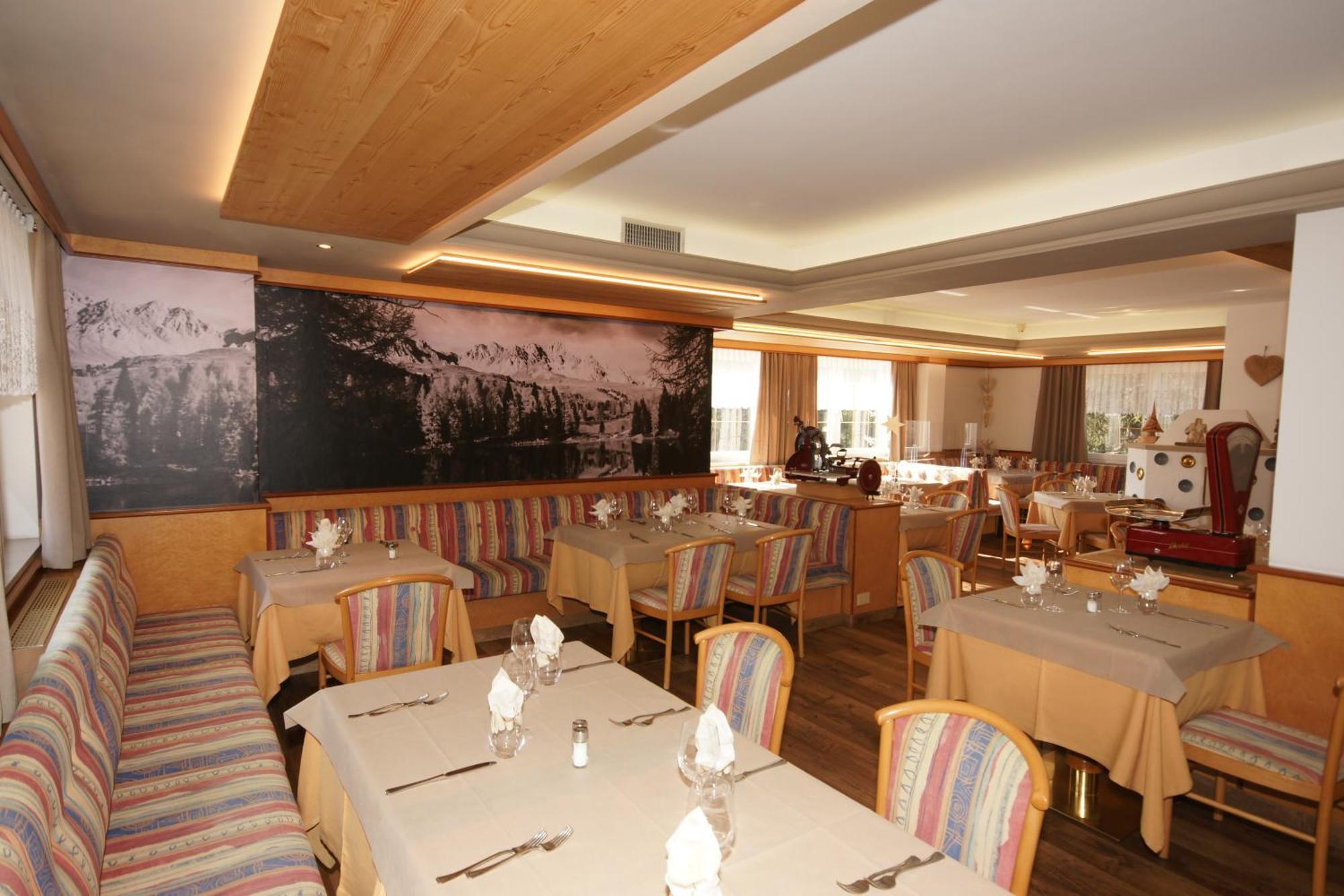 Hotel Vallechiara Moena Extérieur photo